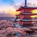 Lais Puzzle Fujiyoshida Giappone Bella Vista Del Monte Fuji E Della Pagoda Chureito Al Tramonto Giappone In Primavera Con I Fiori Di Ciliegio 1000 Pezzi 0 0