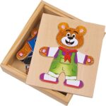 Small Foot 2482 Vestire Orso Nico Da Legno Vestire Puzzle Con Pezzi Diversi E Un Totale Di 6 Abiti A Partire Da 3 Anni 0